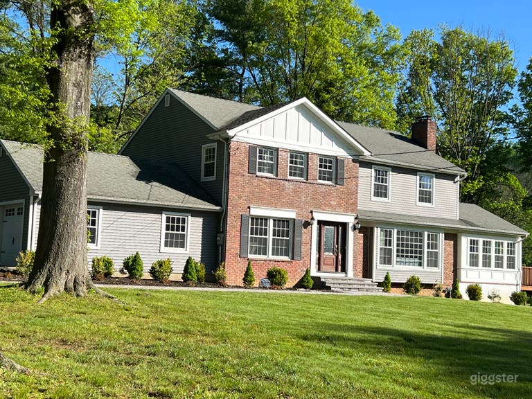  Lovely Suburban Colonial Home on a large lot 