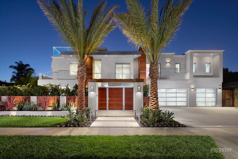  Modern Newport Beach Home with Pool 