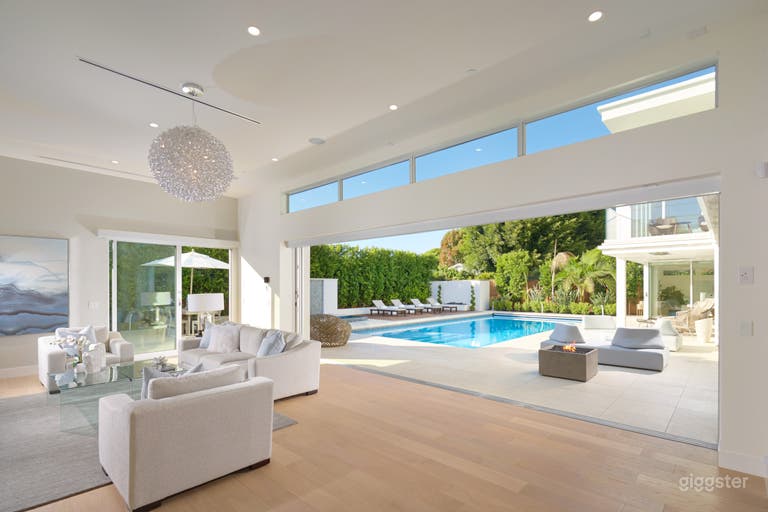 Modern Newport Beach Home with Pool 