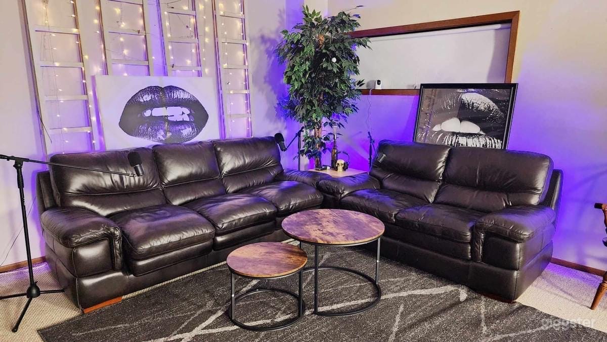 What's included in the booking:
- Engineer on-site (privacy during the recording per request)
- Video & Audio equipment
- 3 camera angles (up to 4 guests)
- RAW footage after the booking (edited version per request)
- Lighting equipment