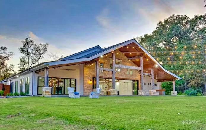 Tropical View Retreat in Magnolia (Buyout) Photo 2