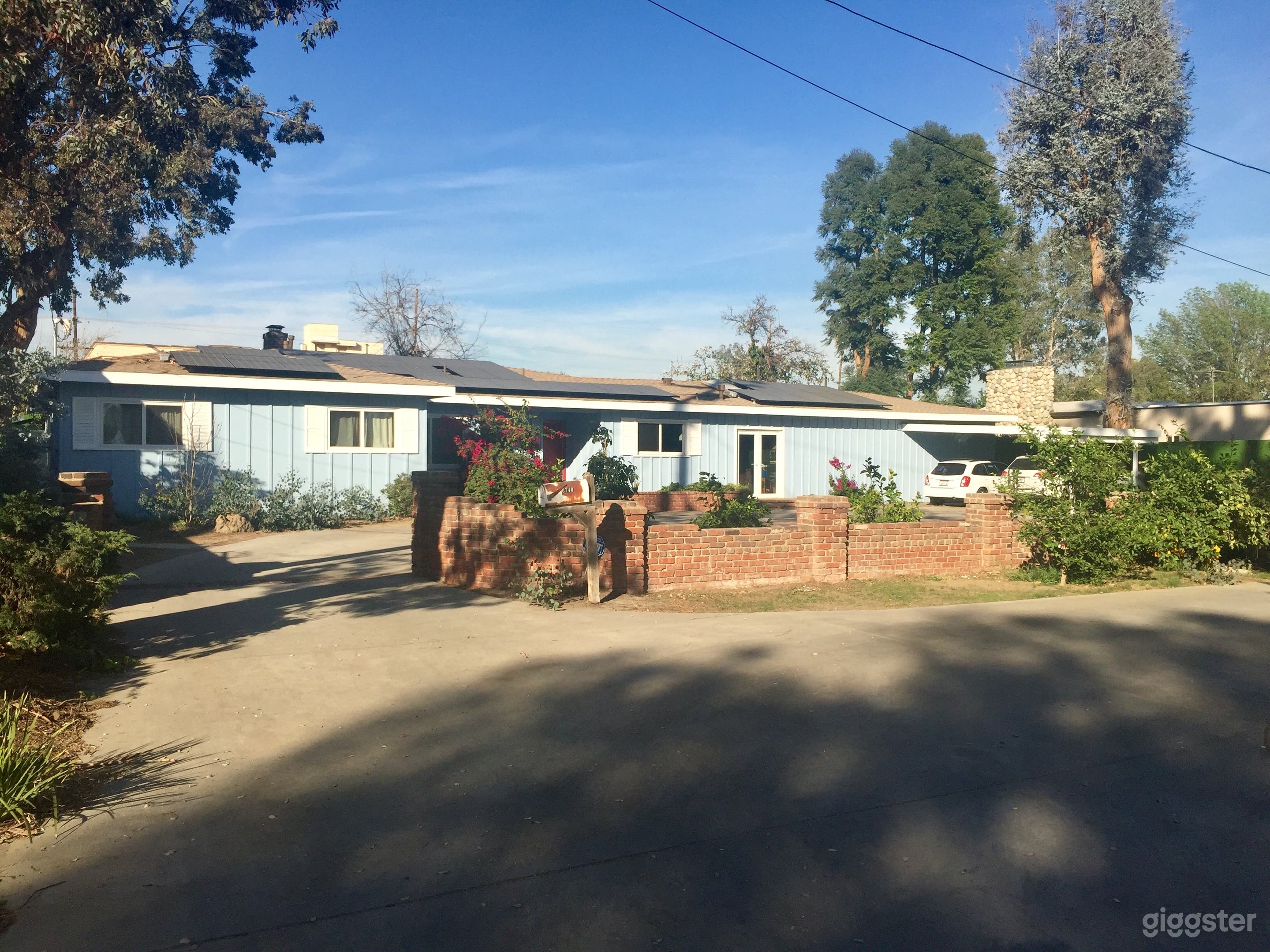 Mid-Century Ranch with Rec Room and Pool Photo 3