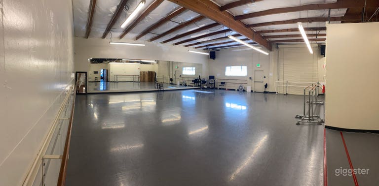  Ballet Dance Studio 2 - with Upright Piano Inside 