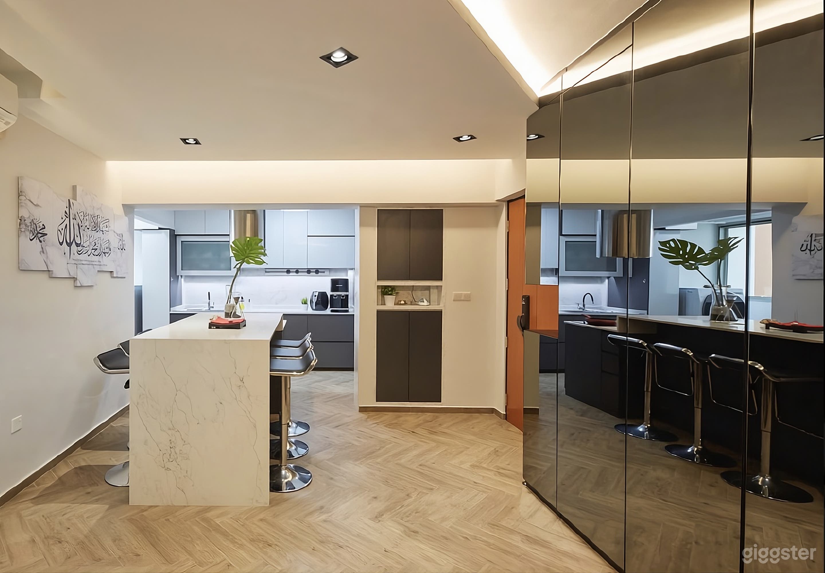 Classy and Modern Space for Rent Photo 4