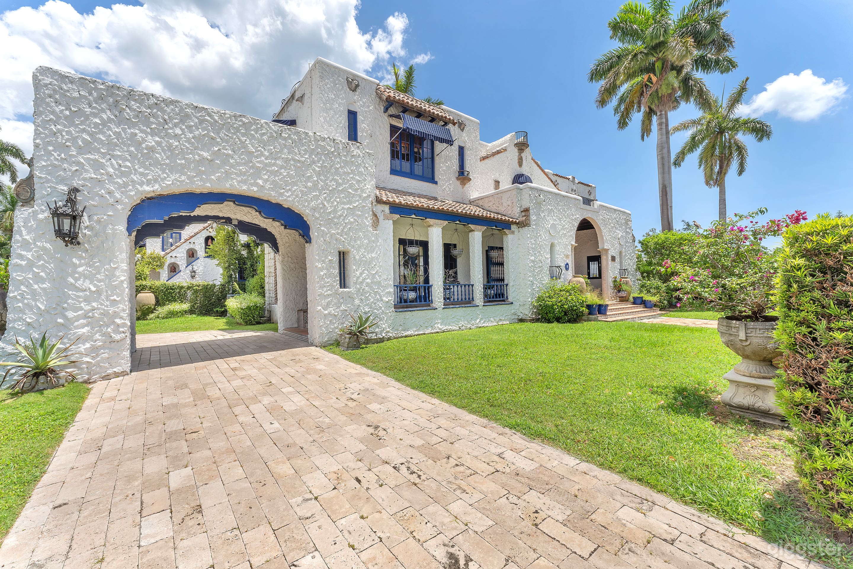 Historic Young Mansion Photo 3