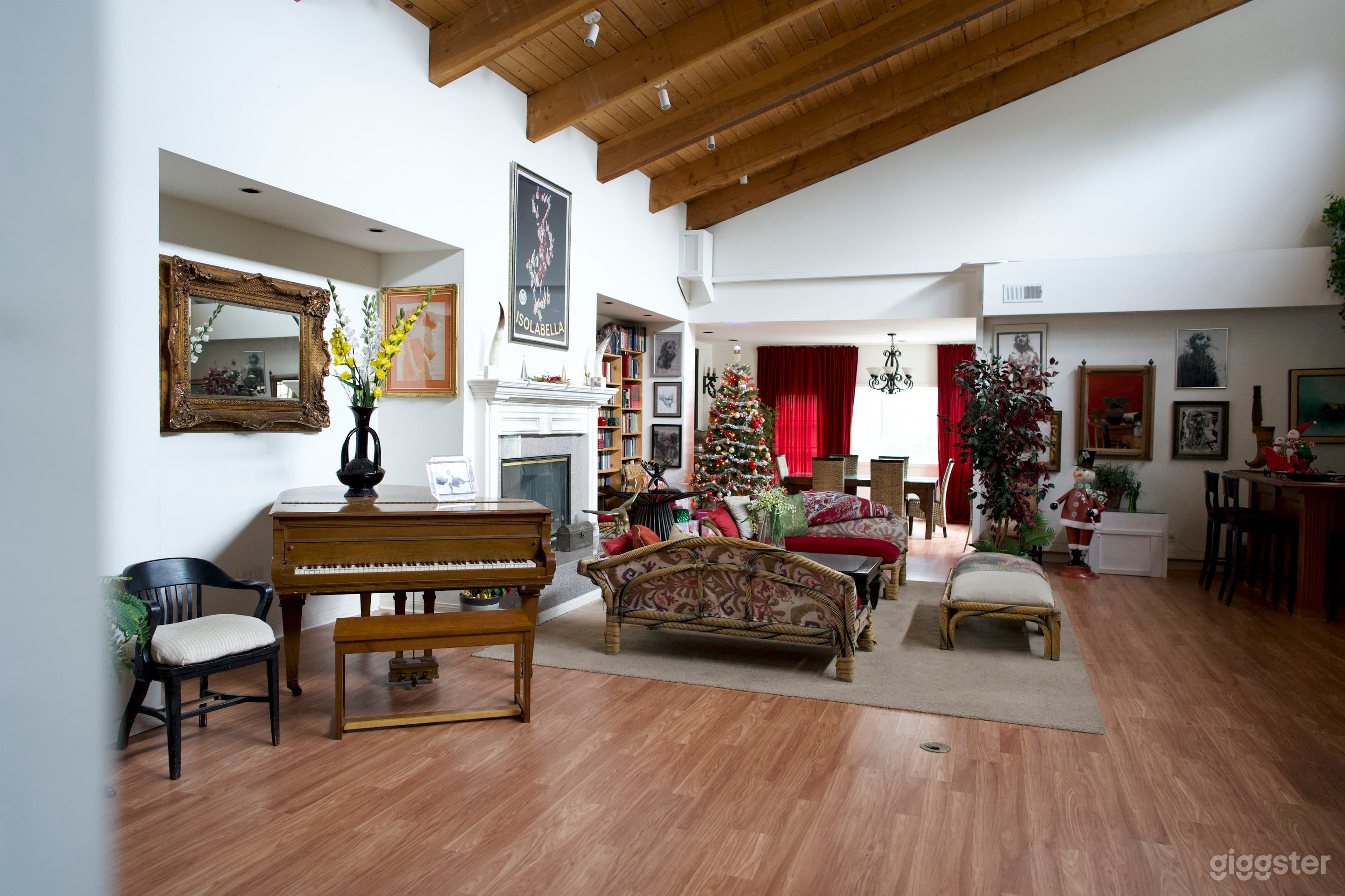 Huge Home close to Universal Studios Photo 3