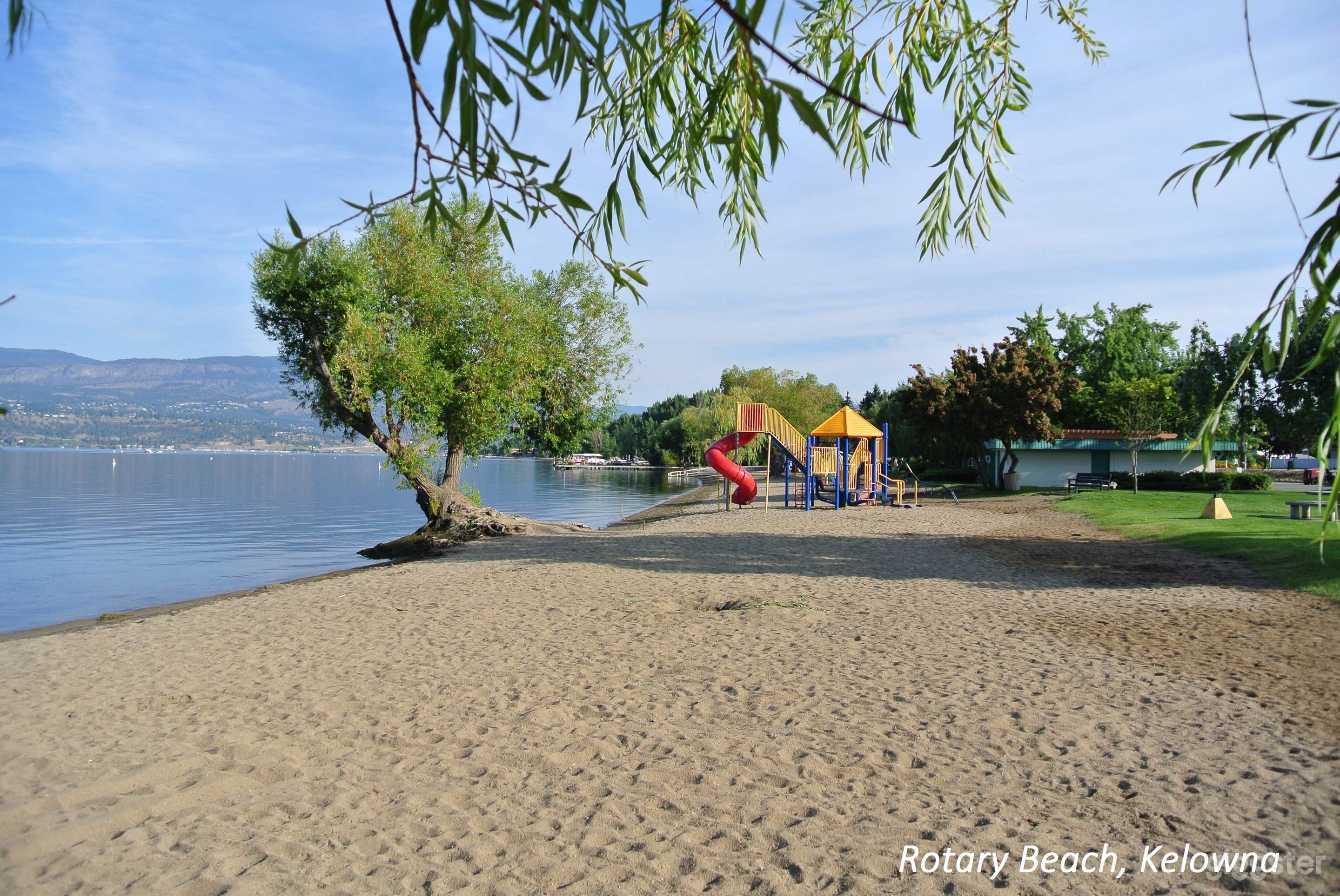 3 Br Modern Farm TH | Steps away from Beach&Lake Photo 4