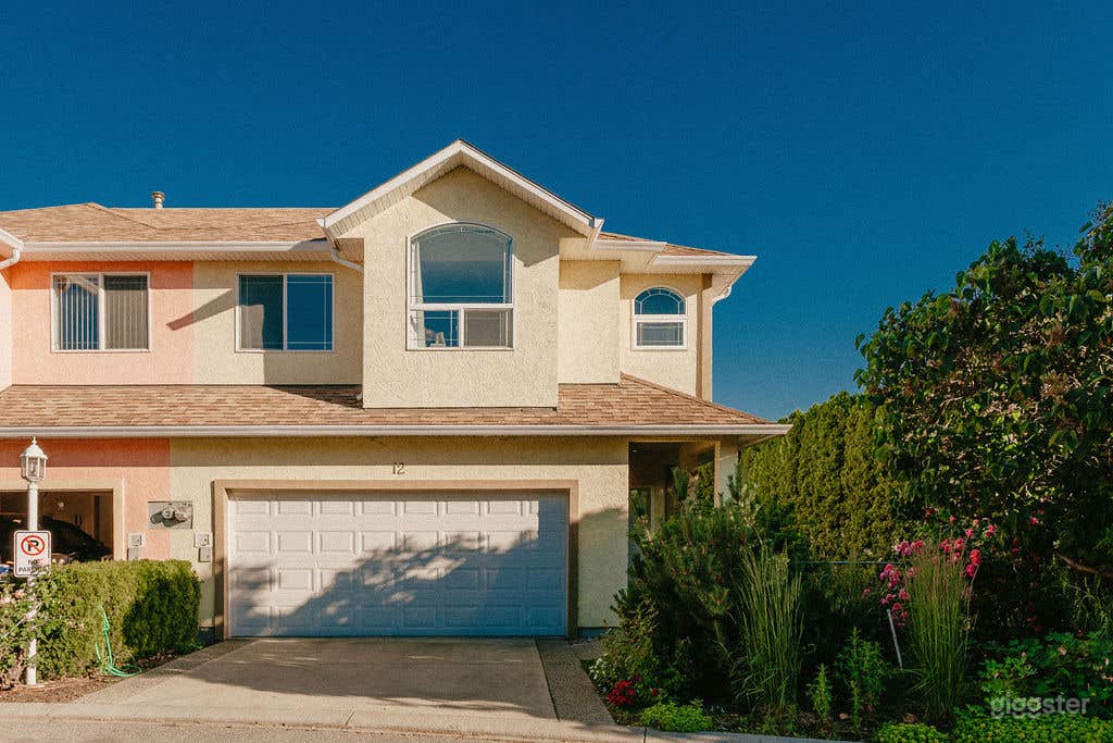 3 Br Modern Farm TH | Steps away from Beach&Lake Photo 2