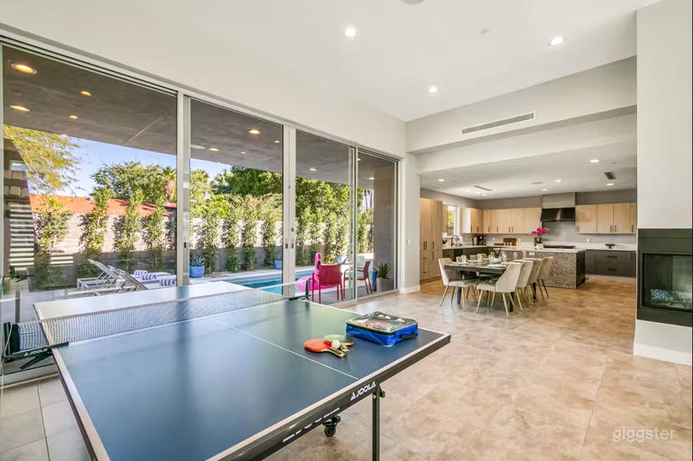  Light-Filled Modern Residence with Flexible Layout 