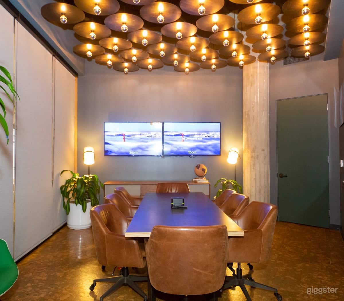 Gold Conference Room Photo 4