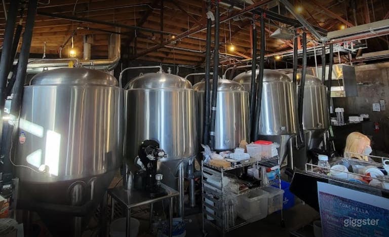  Bright and Spacious Indoor Space in Albuquerque 