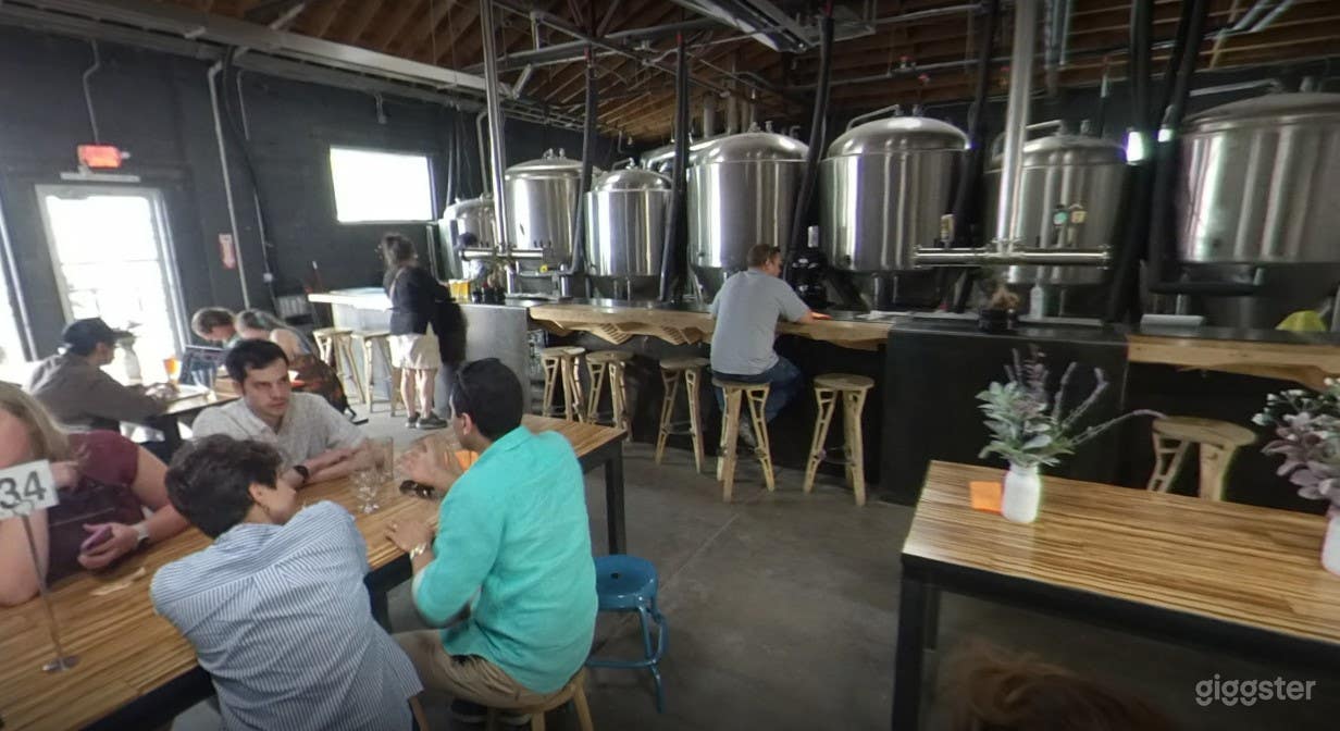 Bright and Spacious Indoor Space in Albuquerque Photo 3