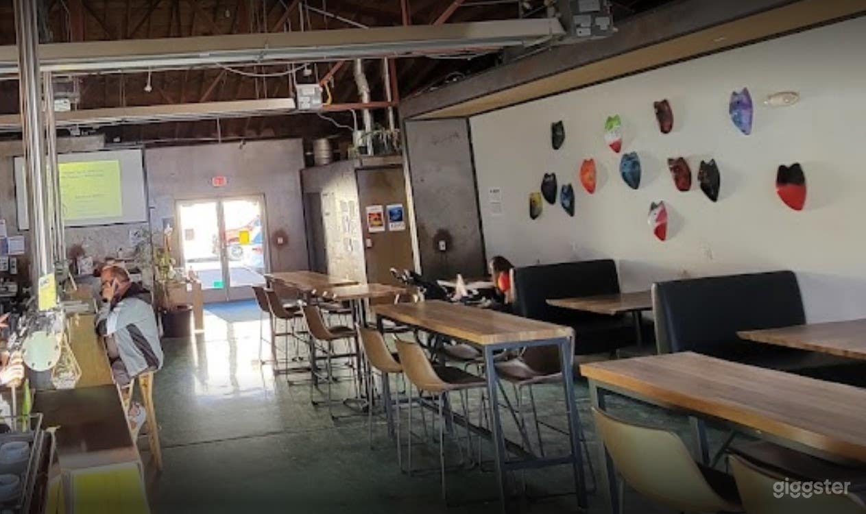 Bright and Spacious Indoor Space in Albuquerque Photo 2