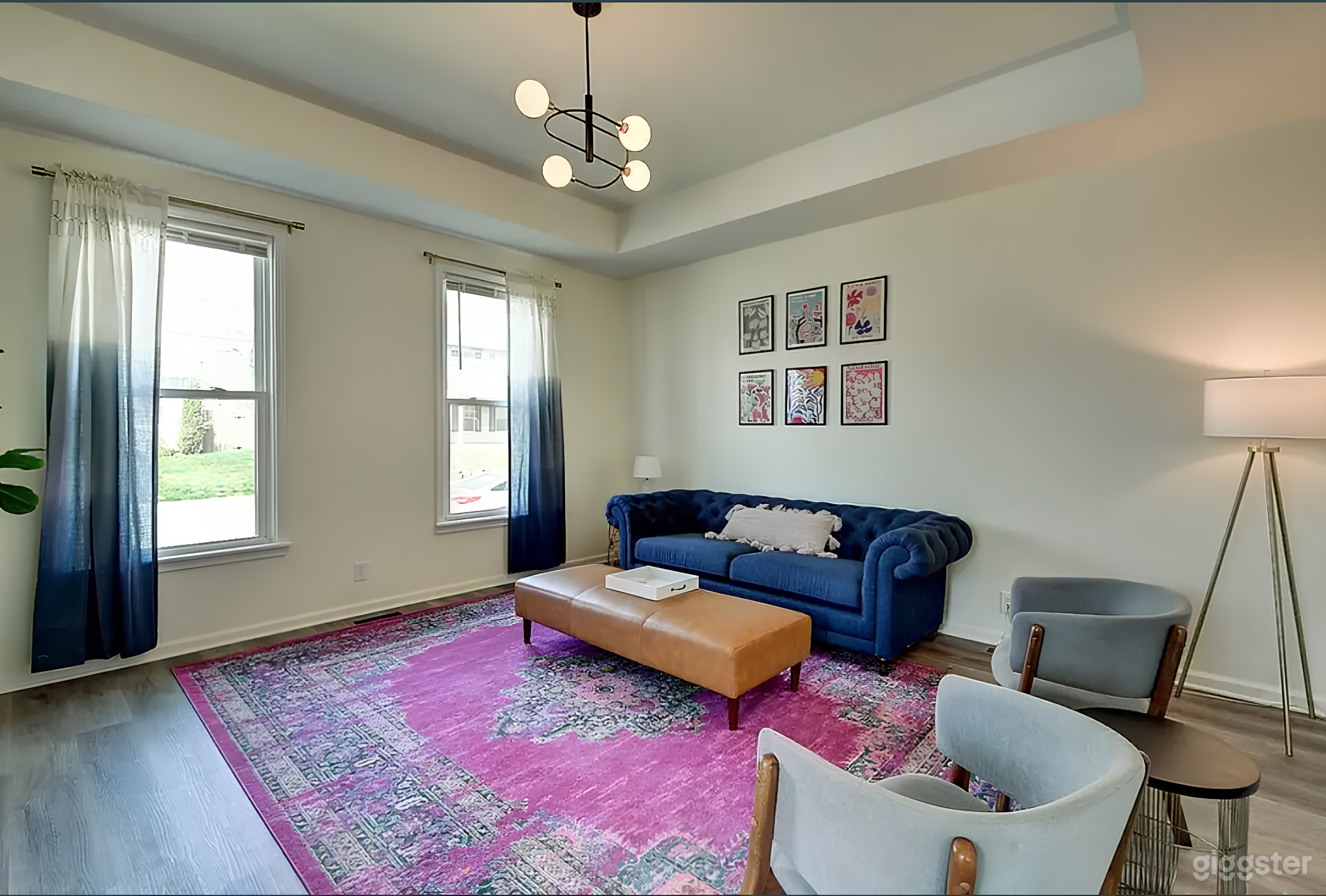 Cute-Downtown Getaway Photo 1