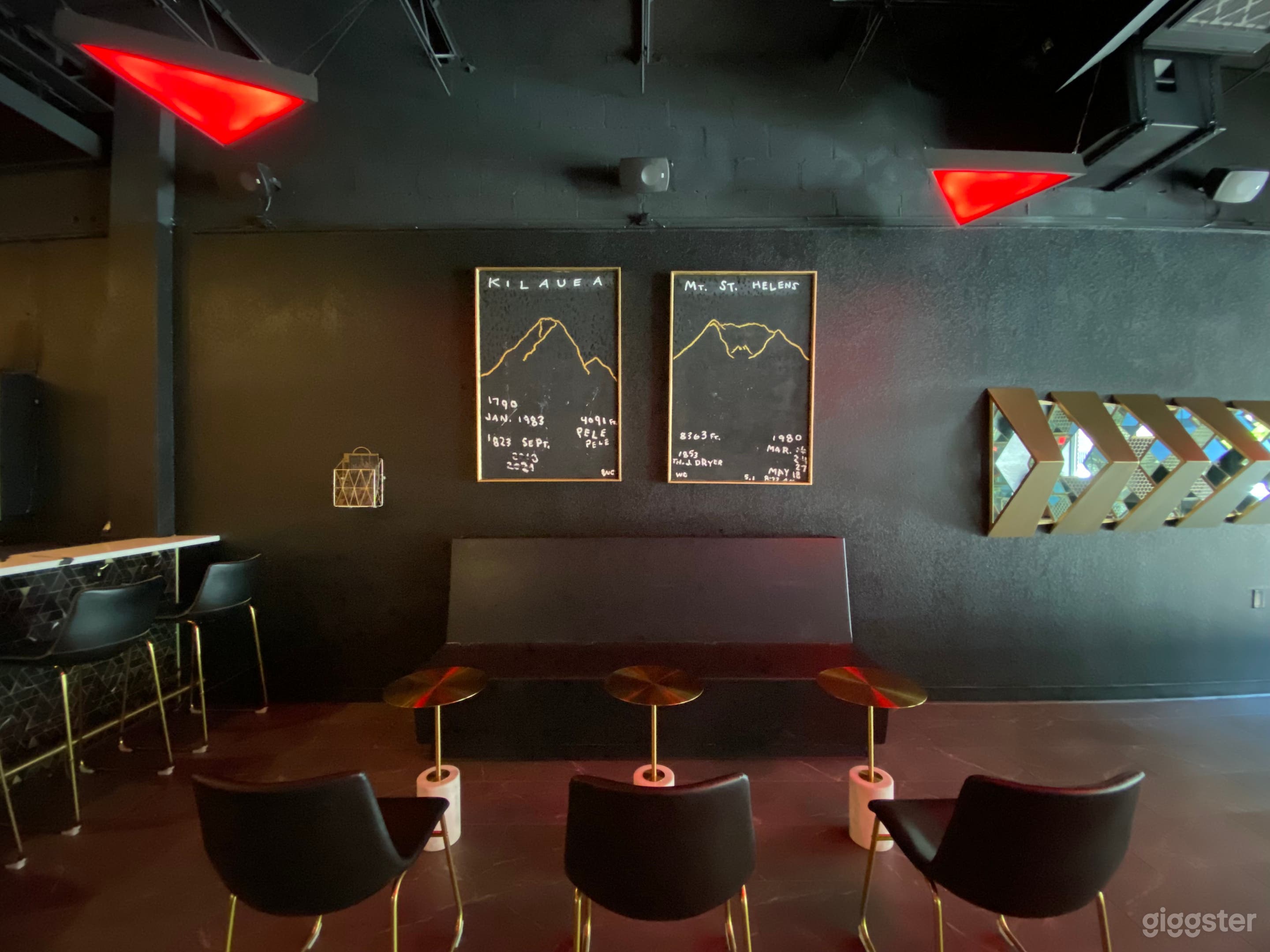 Unique Bar Location! Photo 2