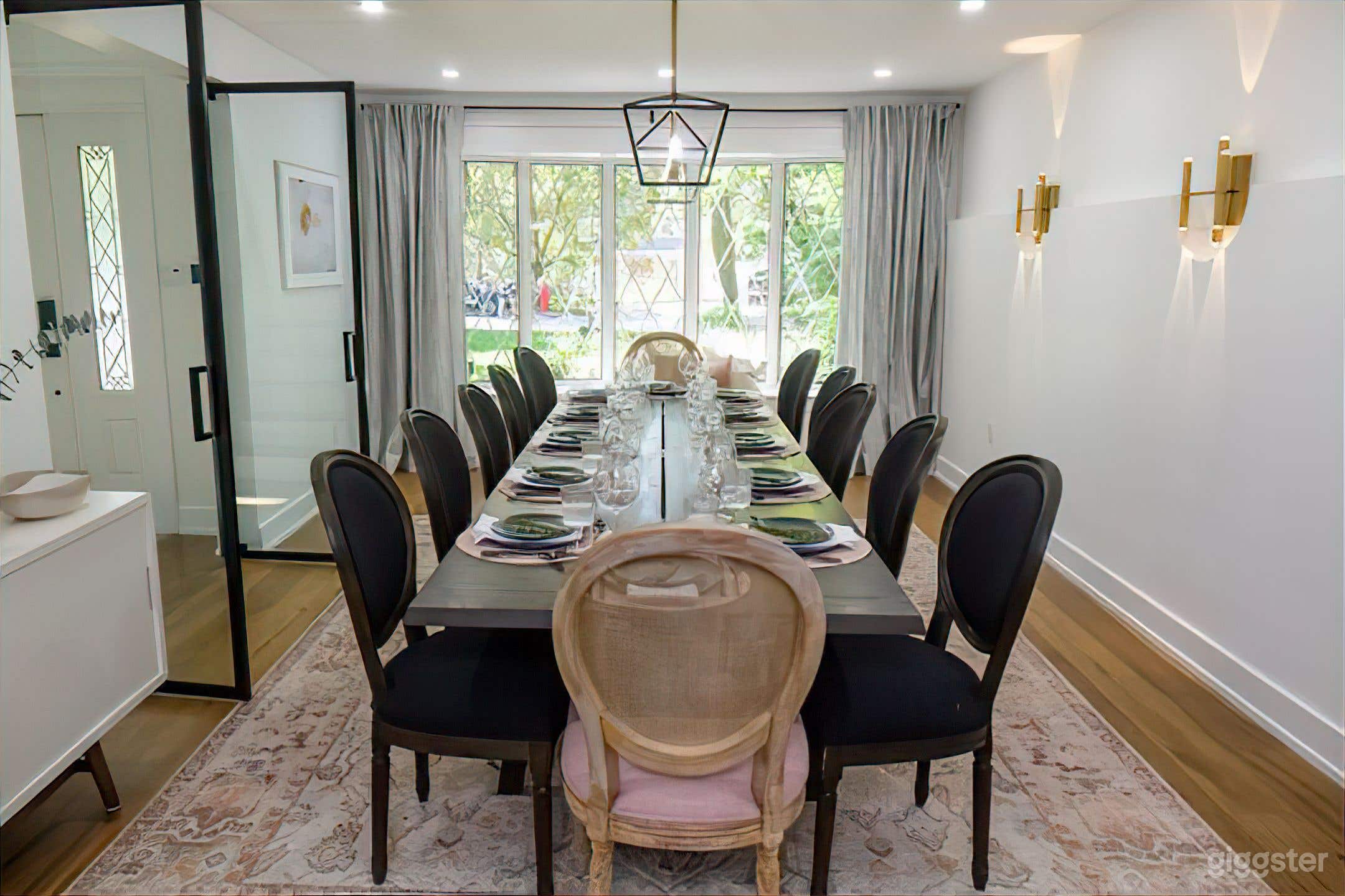 Extended dining space that is more than capable of handling a large crowd.