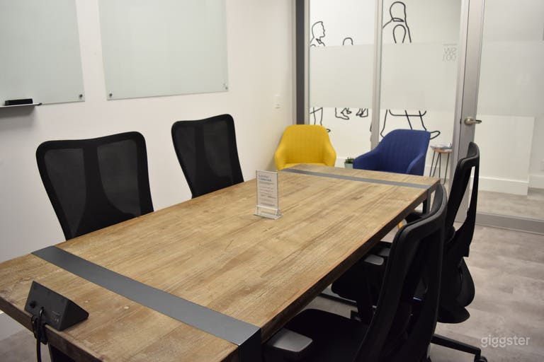  Remarkable Workroom in King East 