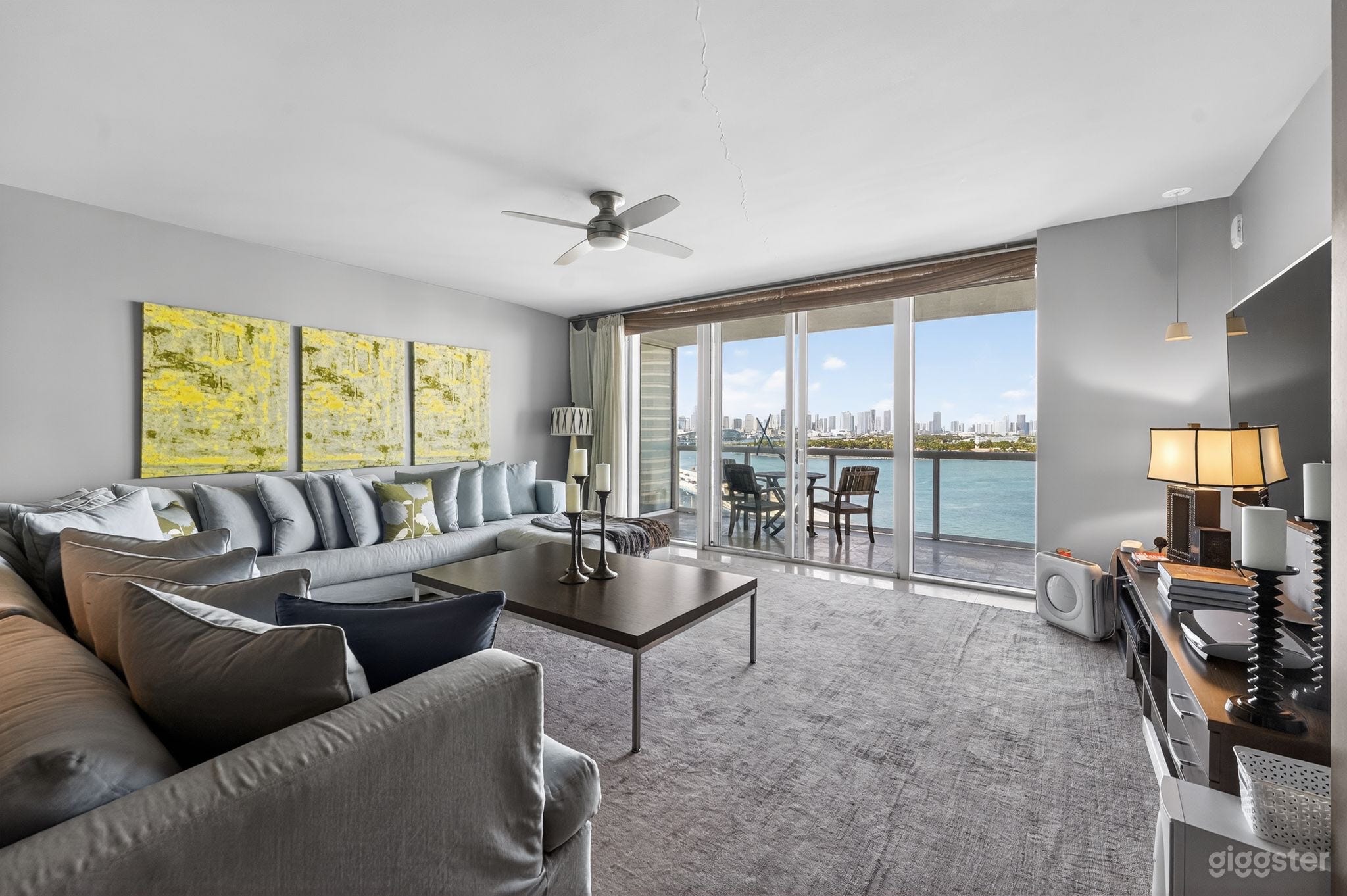 Luxurious Iconic 240 degree view Photo 3