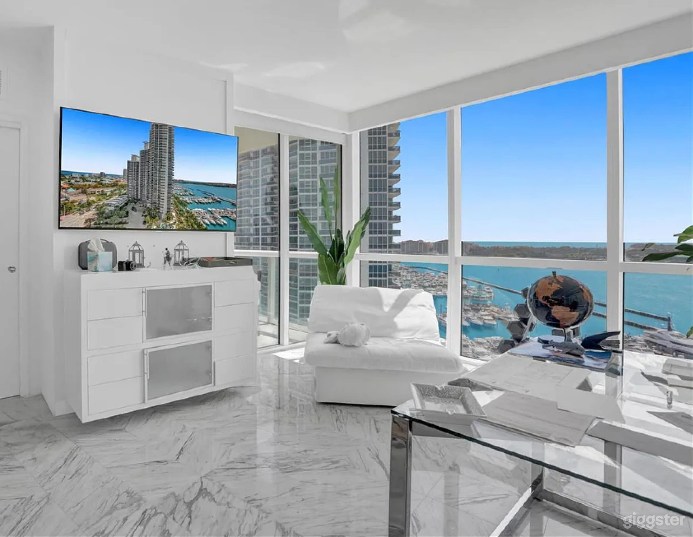 Luxurious Iconic 240 degree view Photo 4