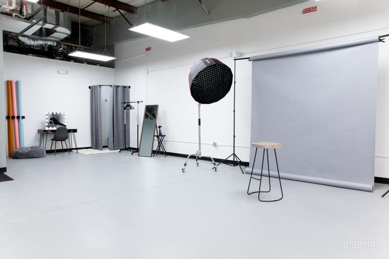  7ft color backdrops, hair &amp; makeup area. 