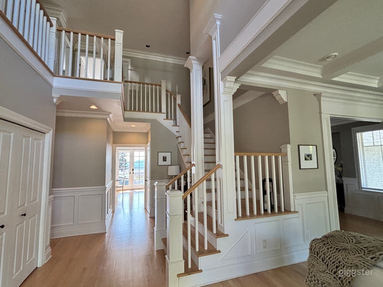  Large, bright, open, traditional home with grand staircase 