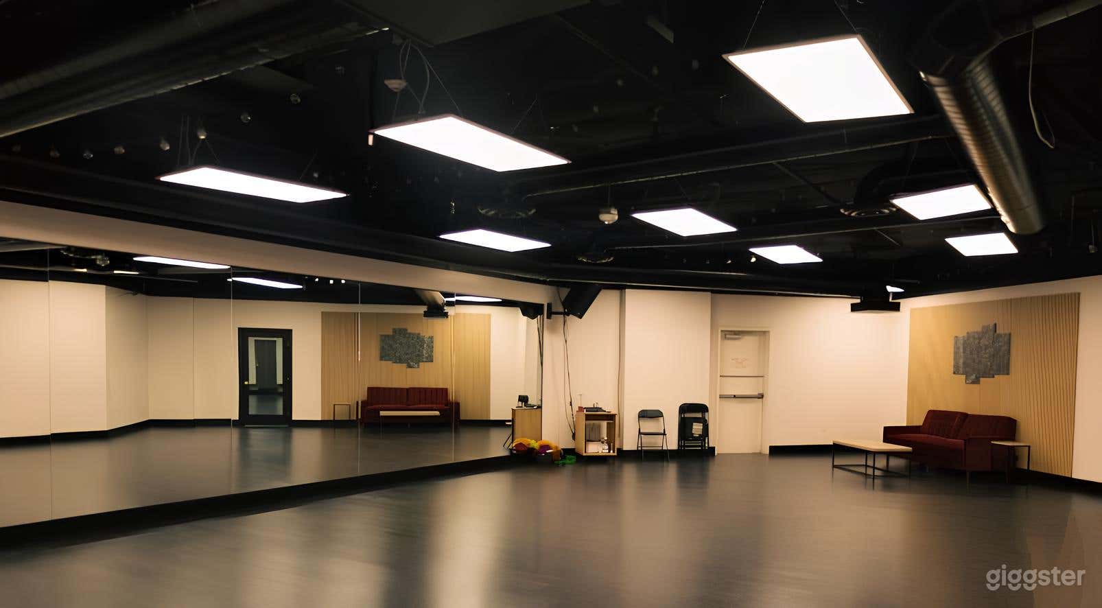 The Dance Studio - "Bolero Room" Photo 4