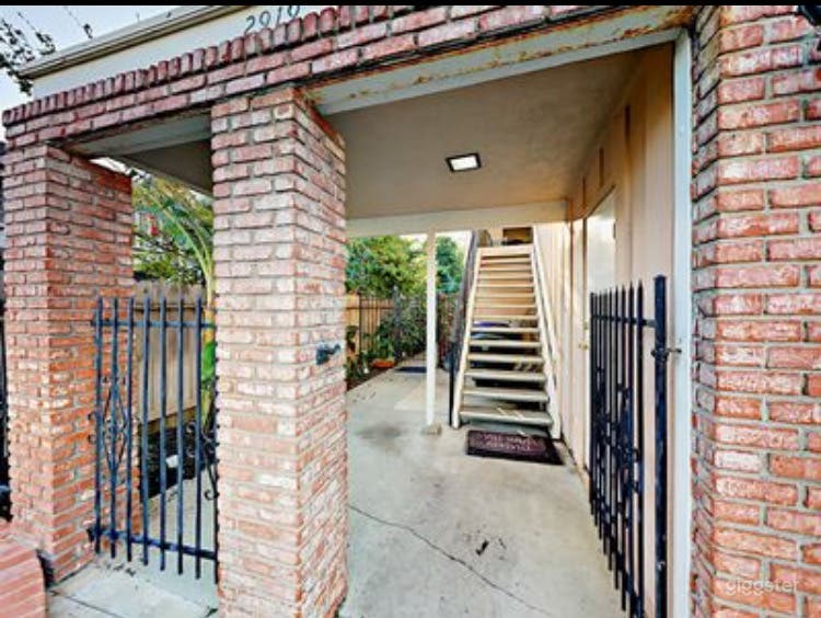 Spacious upstairs Duplex in Gorgeous Ventura, CA Photo 1