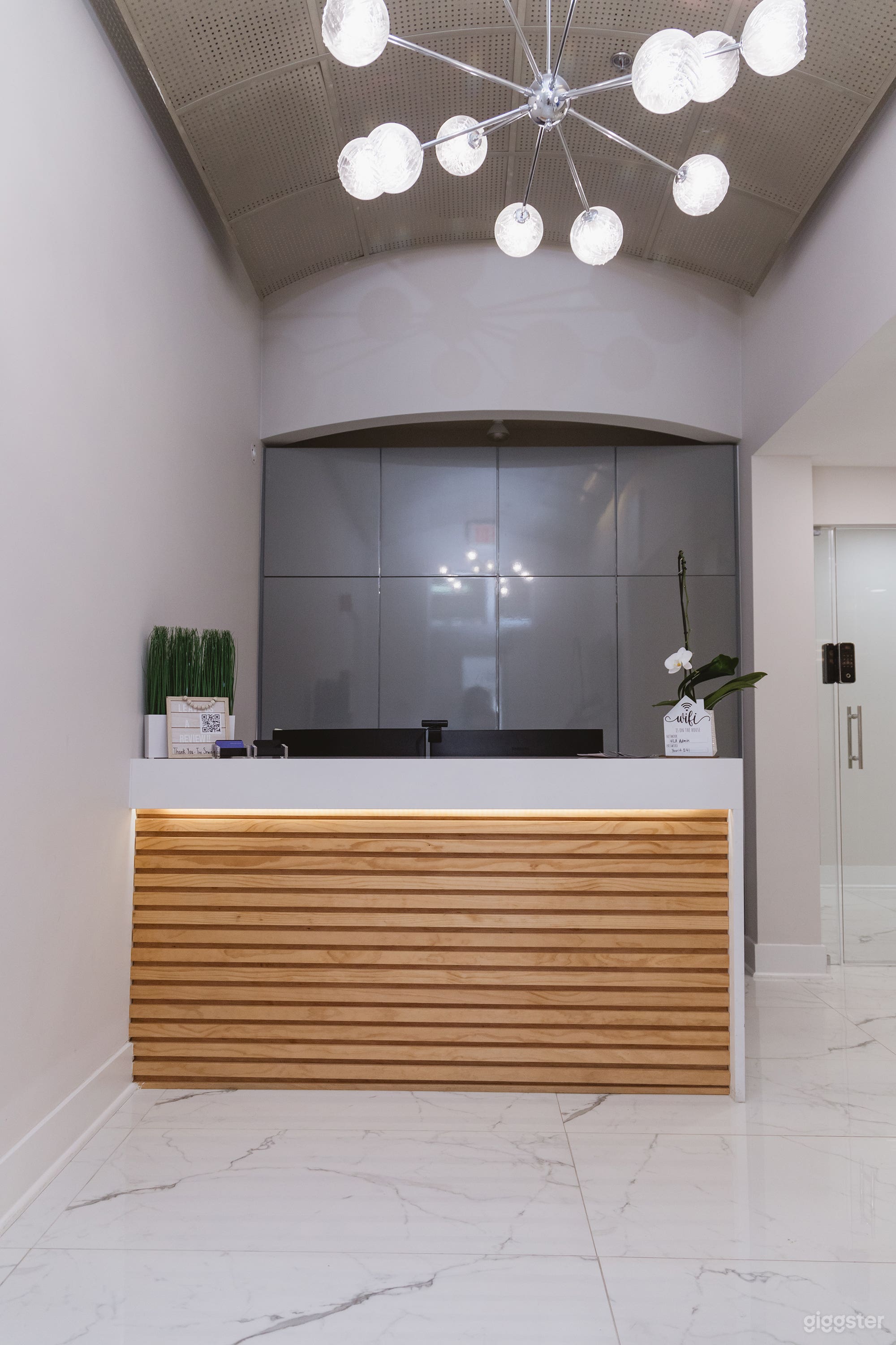 Conference Room w/ Sliding Glass Doors for 4 Photo 4