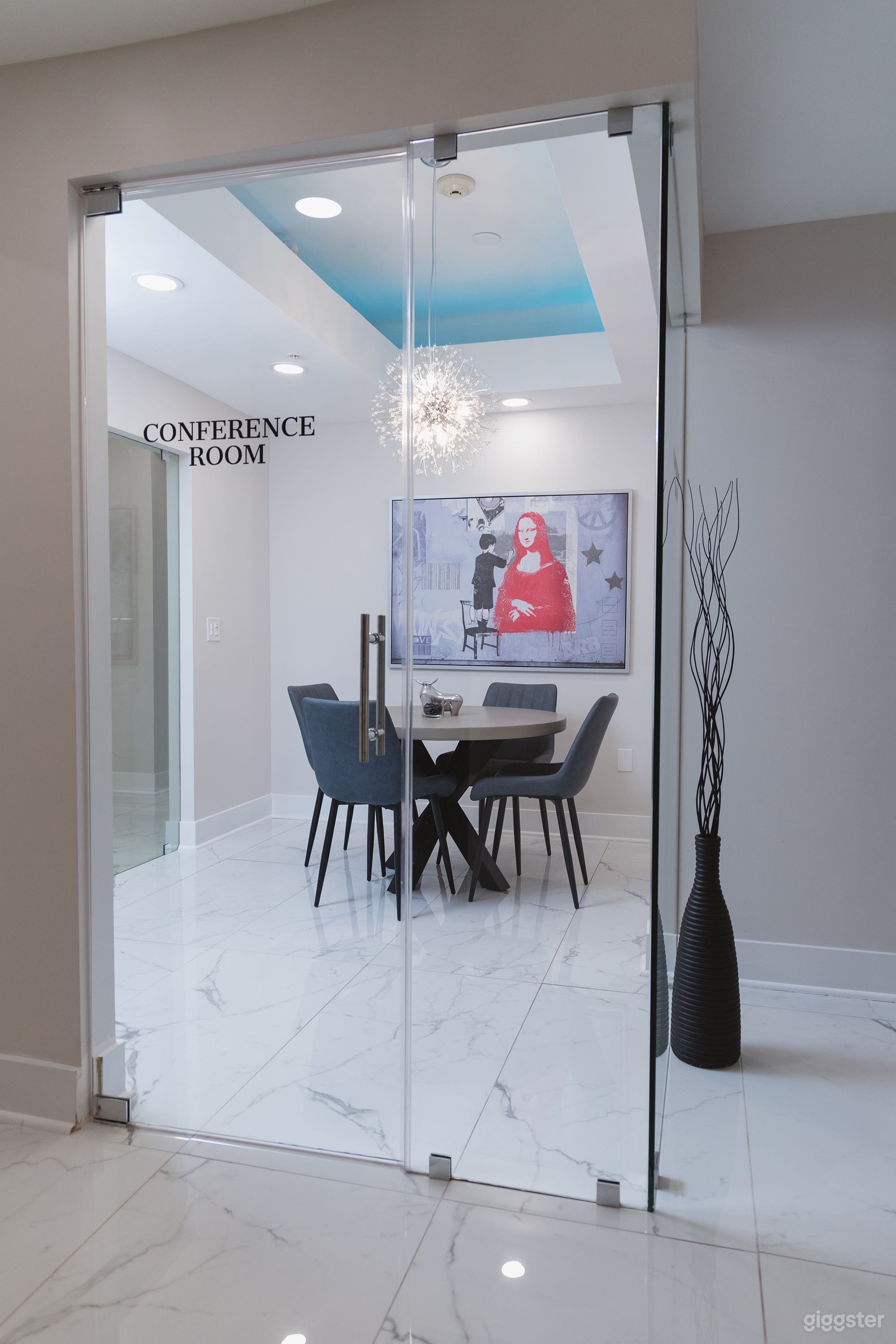 Conference Room w/ Sliding Glass Doors for 4 Photo 3