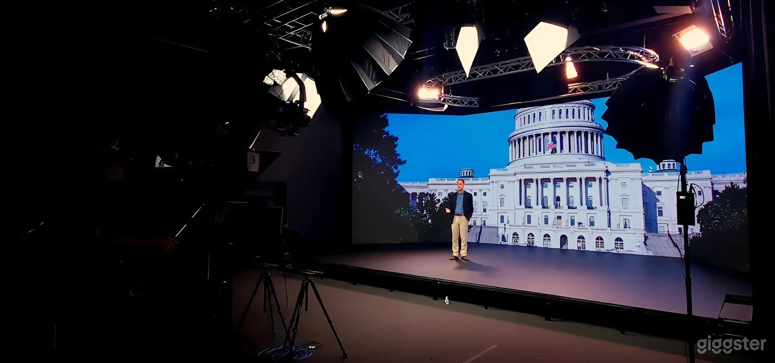 Studio A - Supersized LED Wall Stage Photo 3