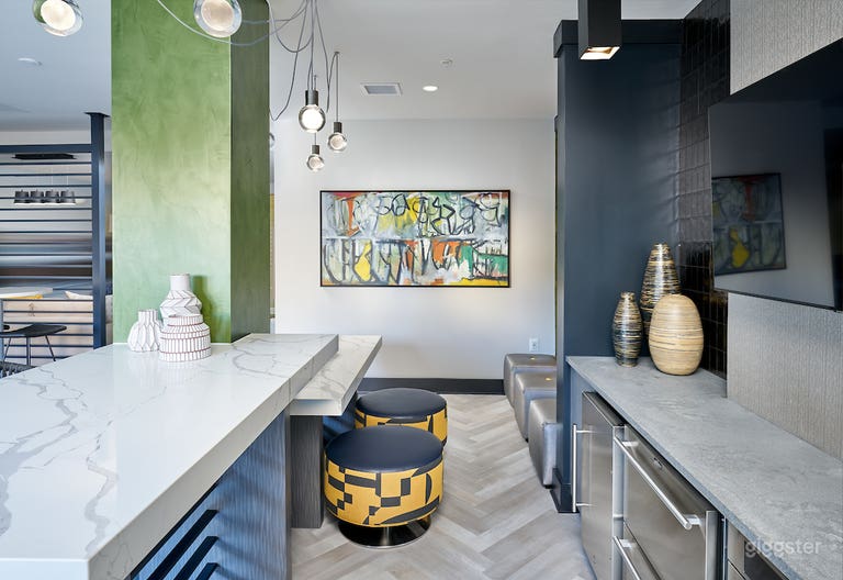  Cabana-Style Lounge in Alexandria 