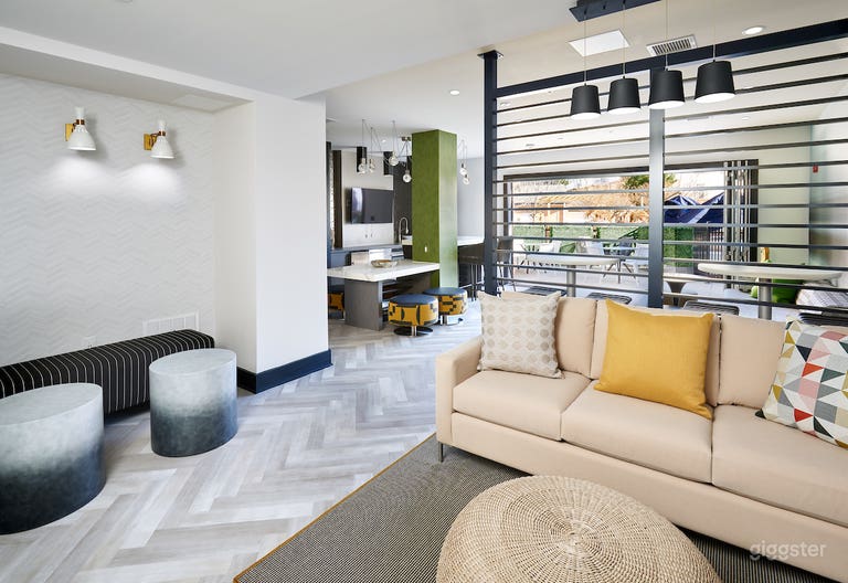  Cabana-Style Lounge in Alexandria 