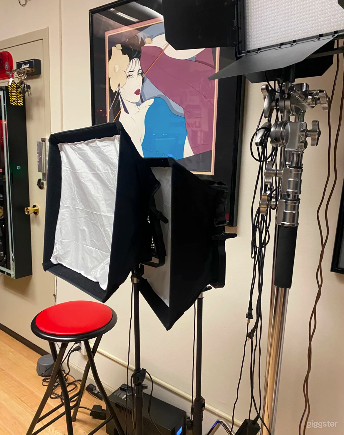 Pro Video/Photo Studio Equipped with Videographer, Pro 4K Cameras, Pro Lenses, Pro Lighting, Pro Sound. For Video Interviews Turn Key Ready to Film &amp; Shoot. Multiple Camera Switchboard, LiveStream or take the Raw Footage with you.  HOURLY RENTAL RATE INCLD