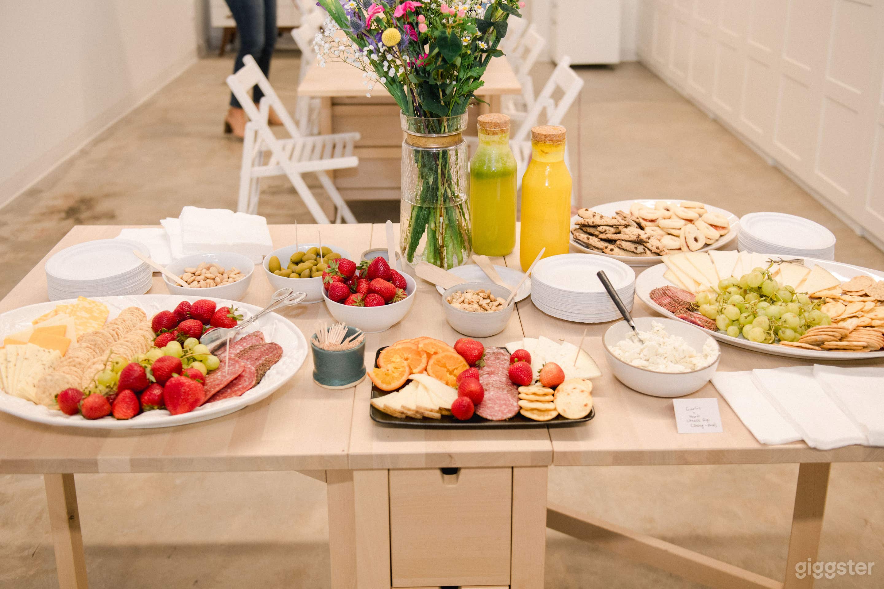 Example of snacks table.