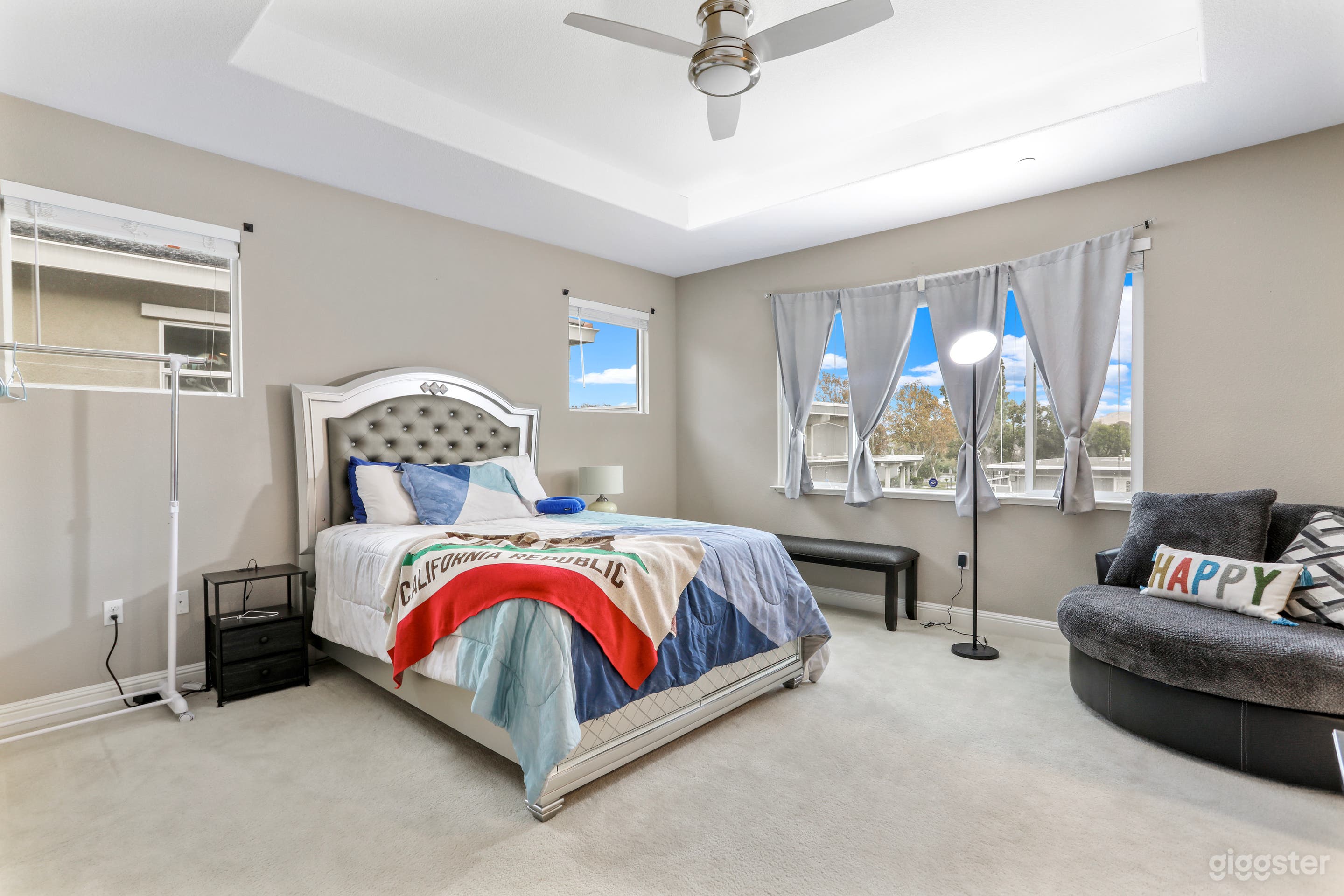 VHYLHK – Vibrant &amp; Peaceful Open Space Adobe House Photo 3