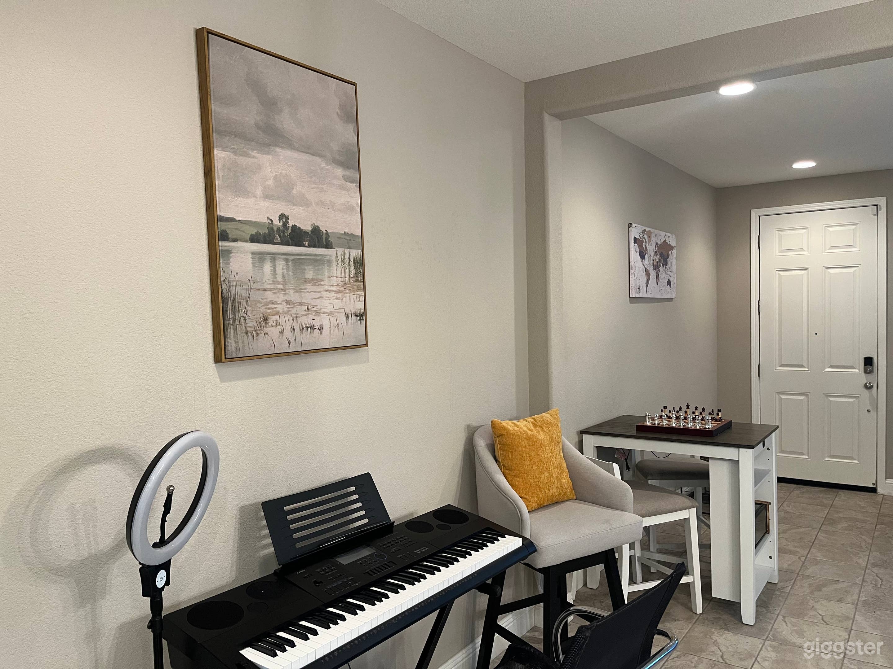 VHYLHK – Vibrant &amp; Peaceful Open Space Adobe House Photo 2