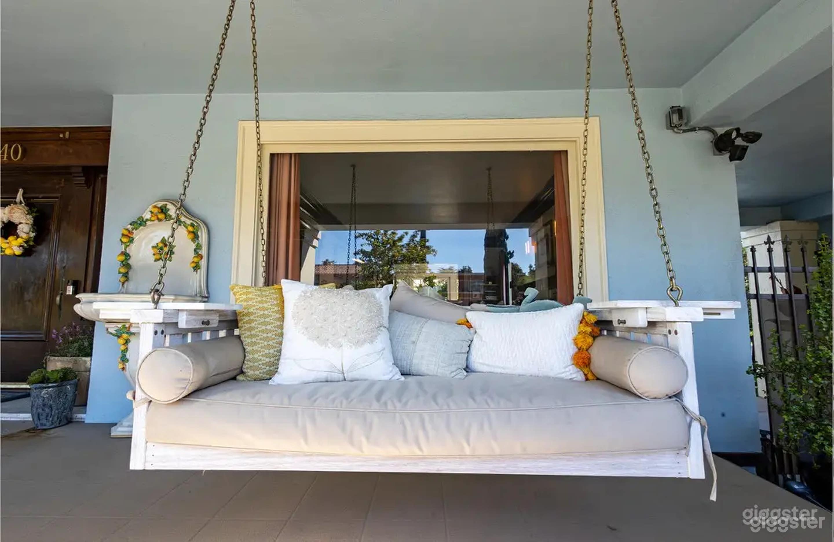 Lafayette Square — Gated, historic LA film-ready enclave! Photo 4