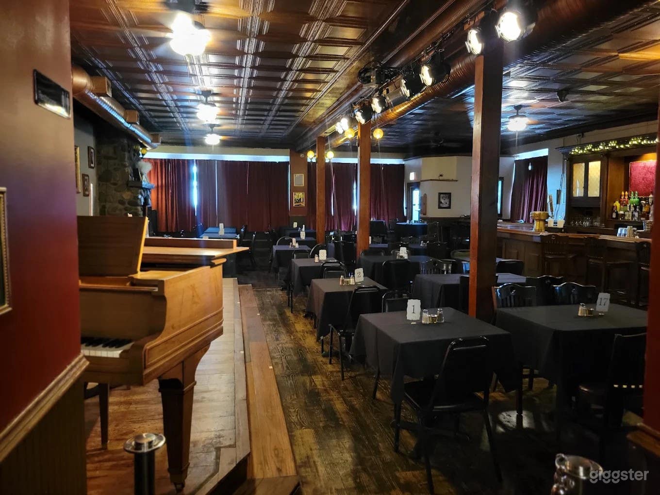 Elegant 1920s themed bar/restaurant w/ open space and stage. Photo 3