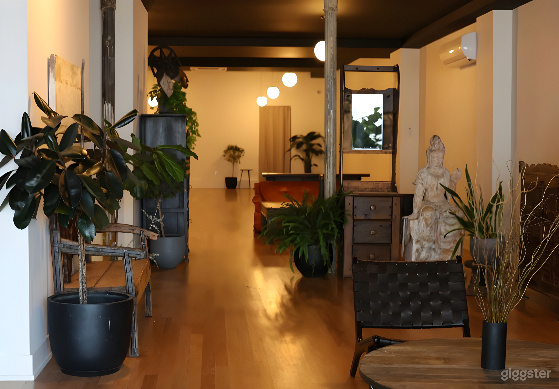 Spacious Multi-Level Event Venue in Manhattan Photo 2