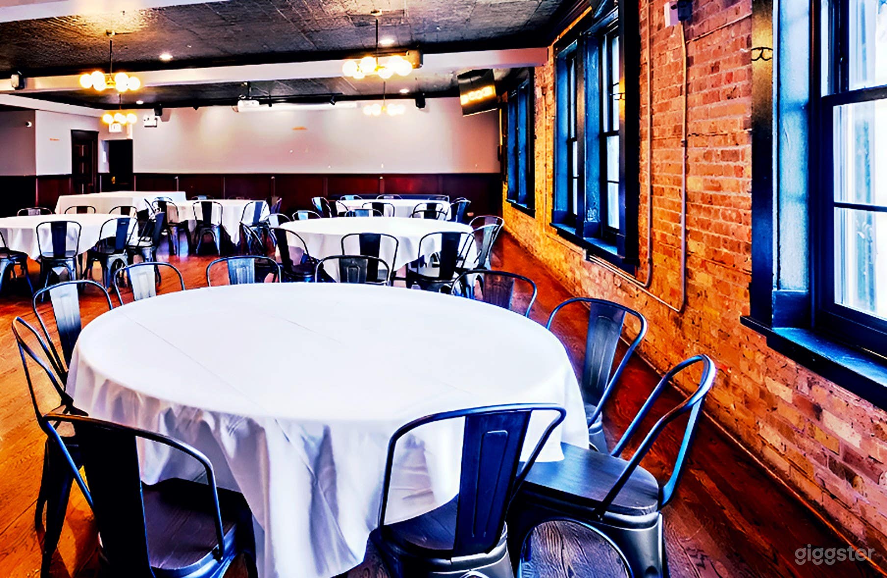 Charming Main Dining Restaurant and Events Place Photo 2