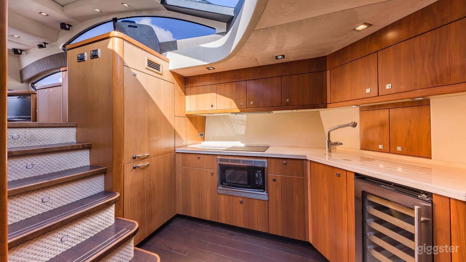 68' SUNSEEKER PREDATOR Photo 4