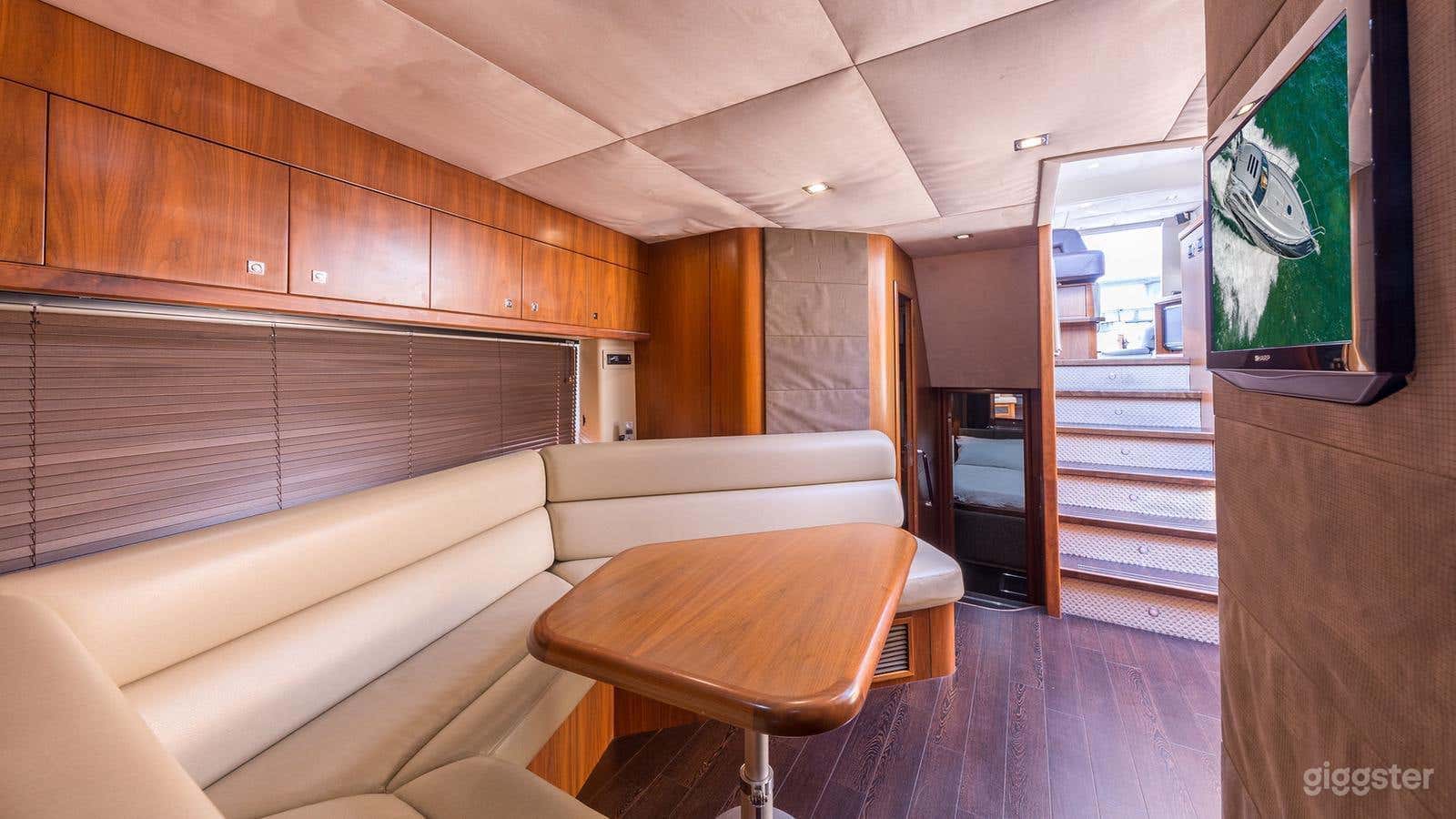 68' SUNSEEKER PREDATOR Photo 3