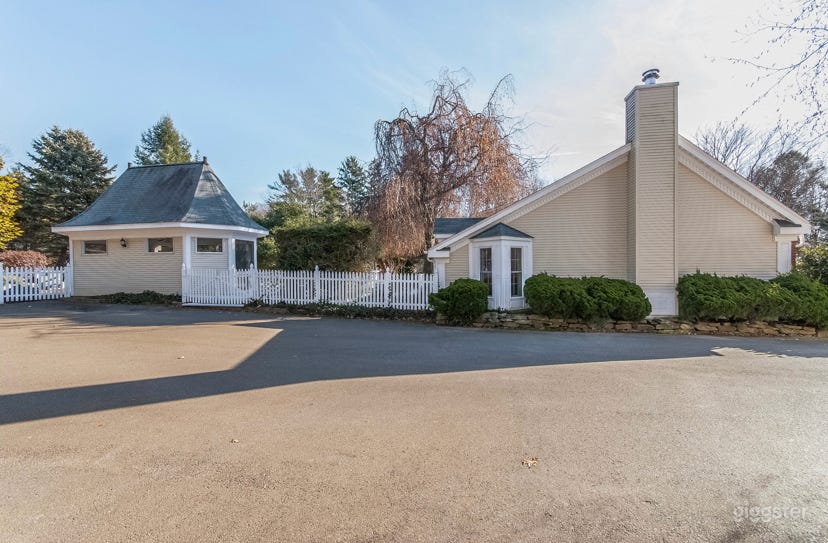 Family Compound With a Barn in New England Photo 2