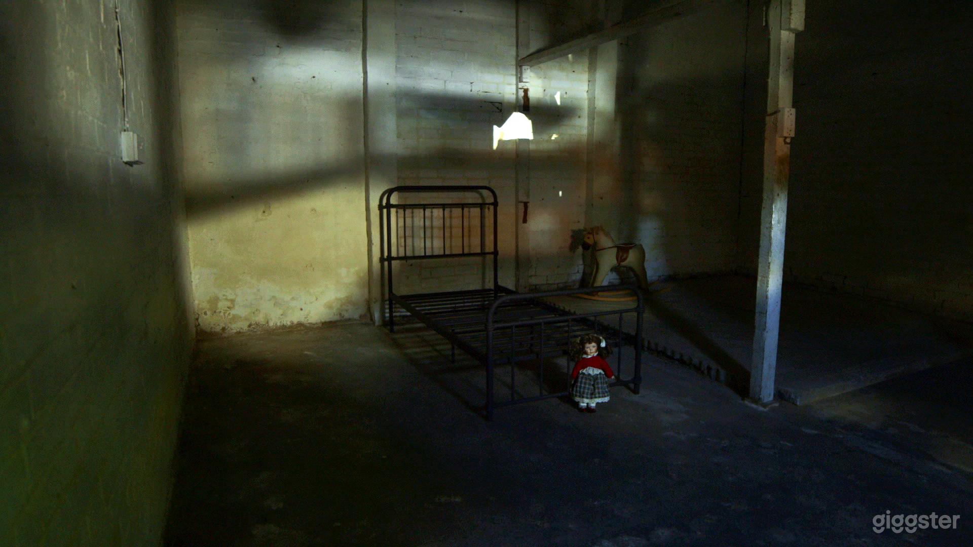 Brick walls &amp; Concrete floor filming Location Photo 1