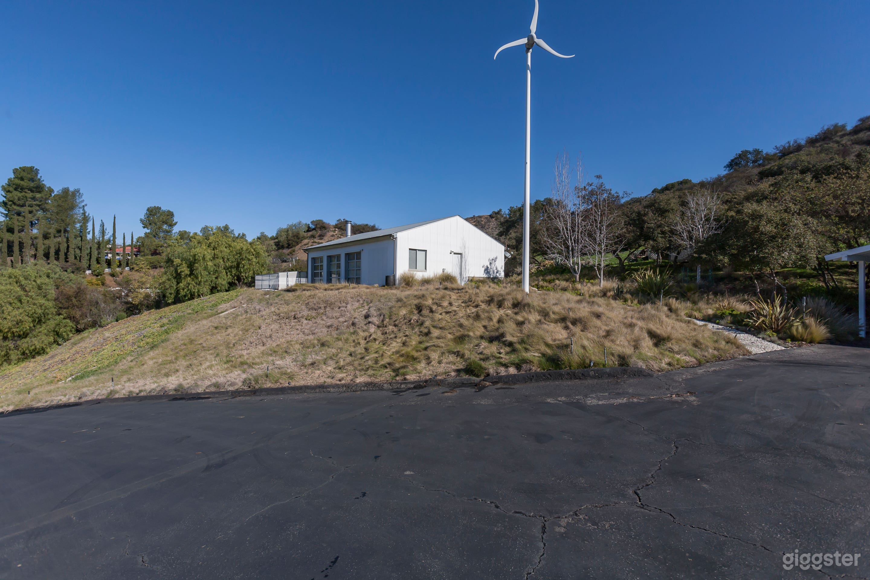 Rad Pool House Photo 2