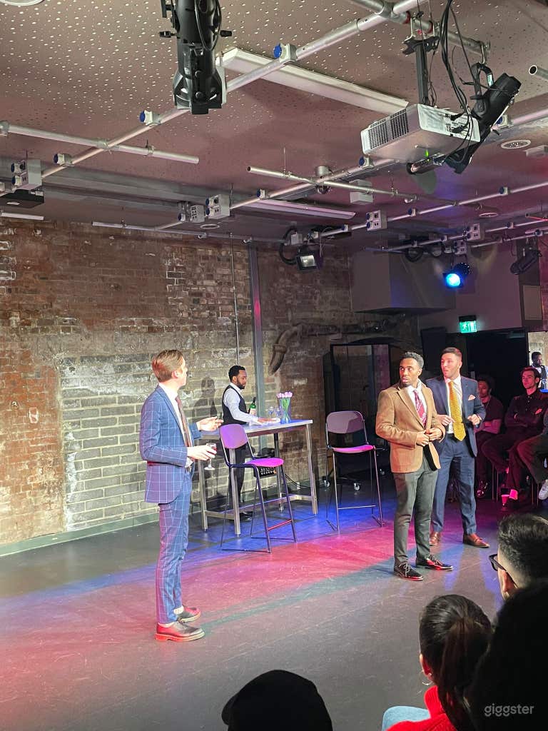  Example of performance in Basement Studio. 