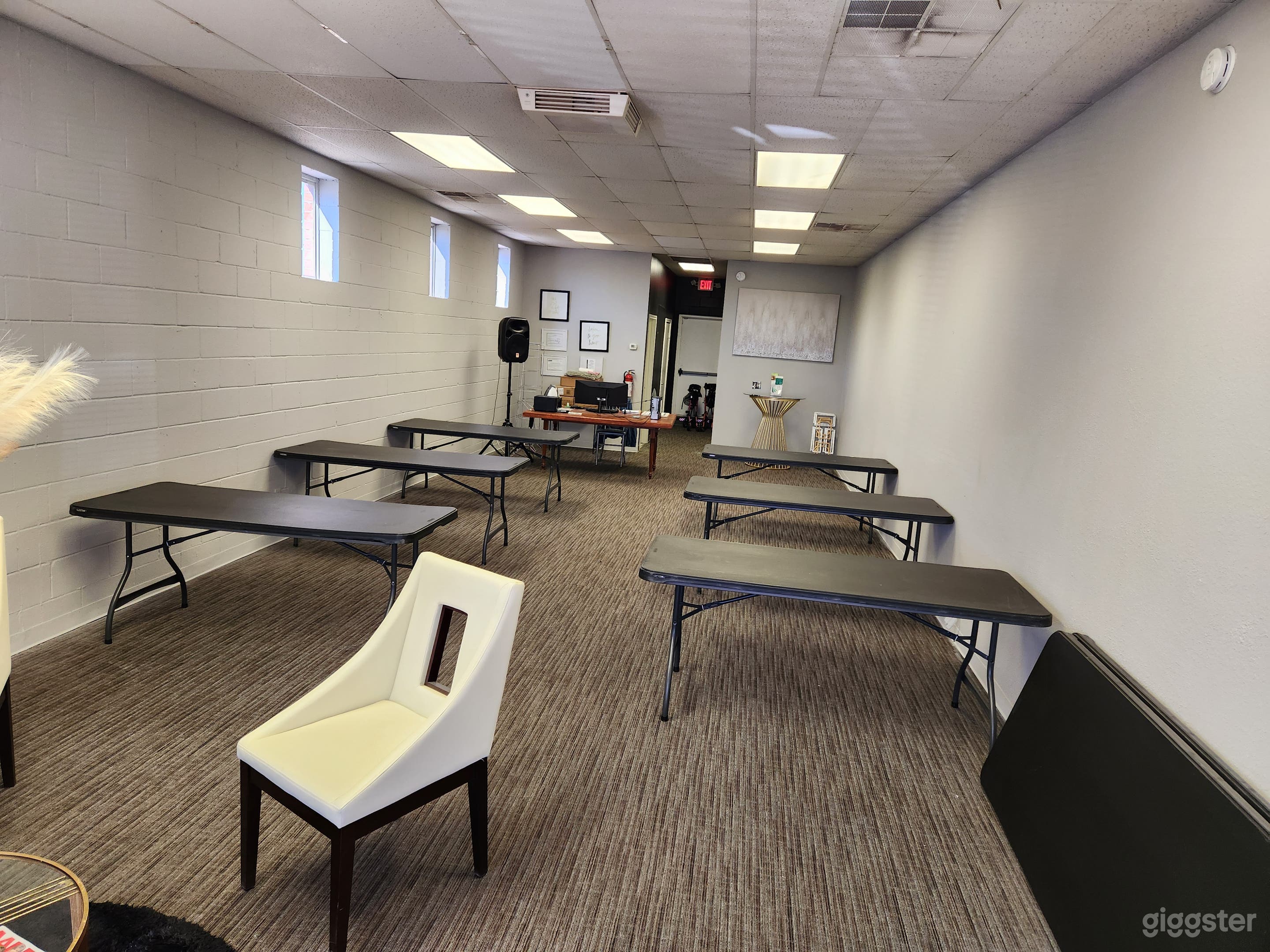 Intimate networking flex space Photo 2