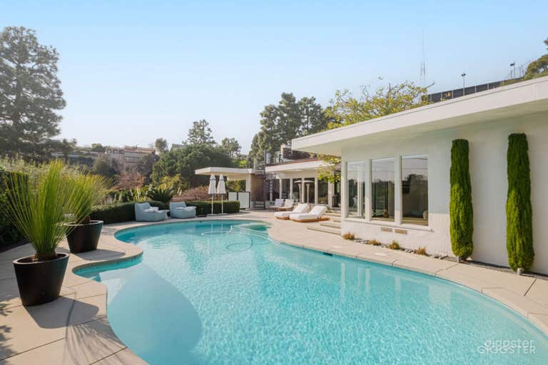   HOLLYWOOD HAVEN HIDEAWAY/POOL 