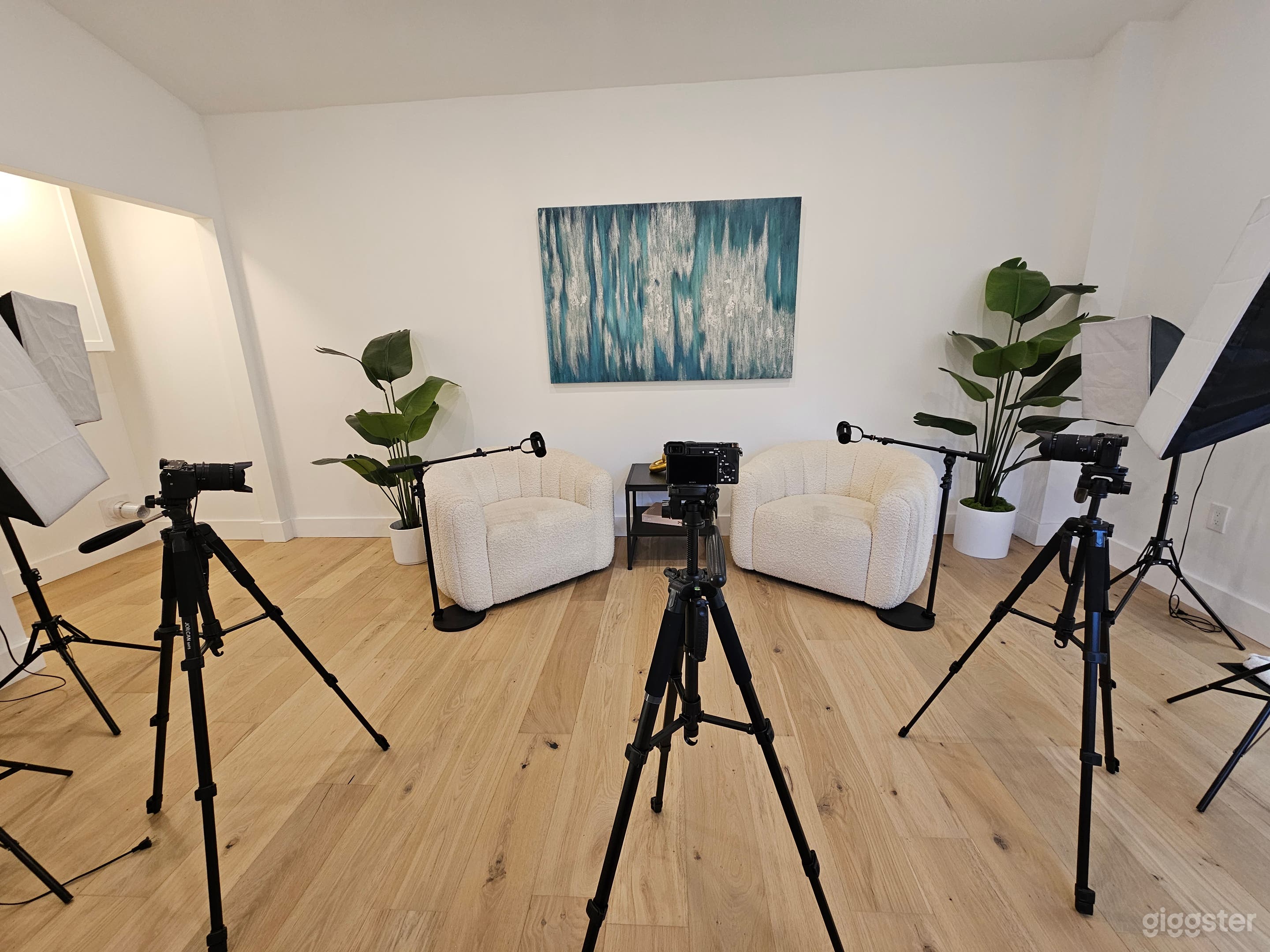 Modern Podcast Studio Photo 4