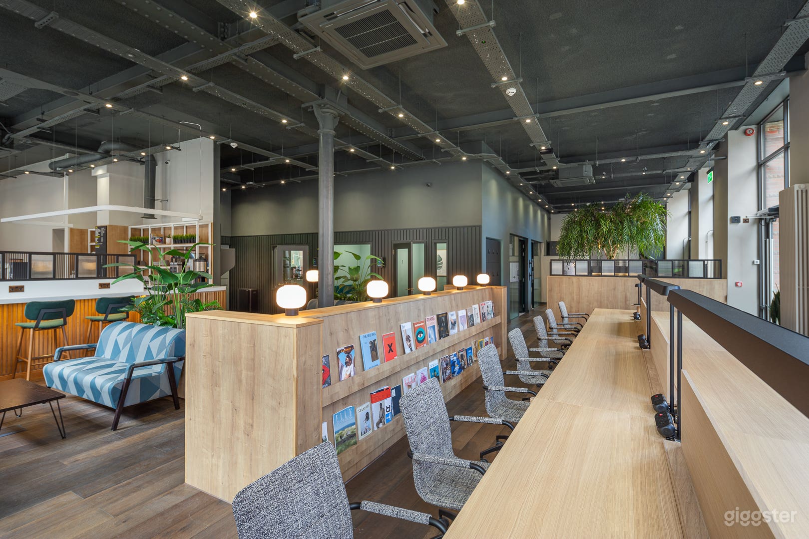 Bright HotDesk and Meeting Space in Leeds Photo 3